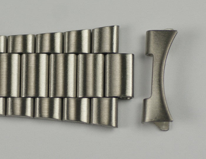 Original genuine seiko bracelet strap B1375S curved end links 19mm lugs straps