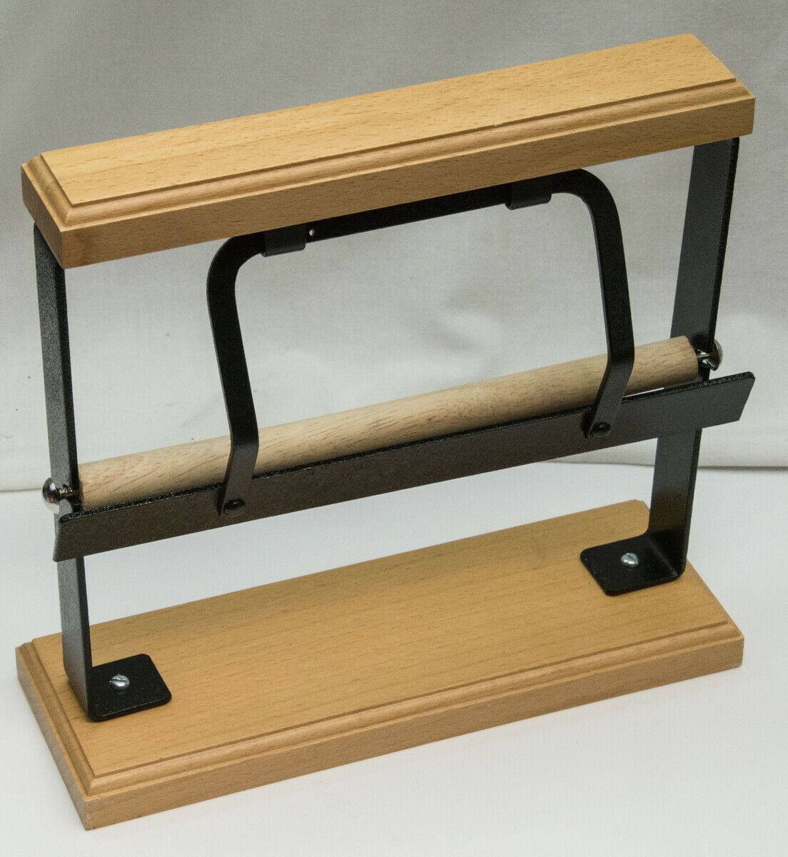 Paper tissue holder cutter anti-tarnish gift wrap cut rolls wrapping stand