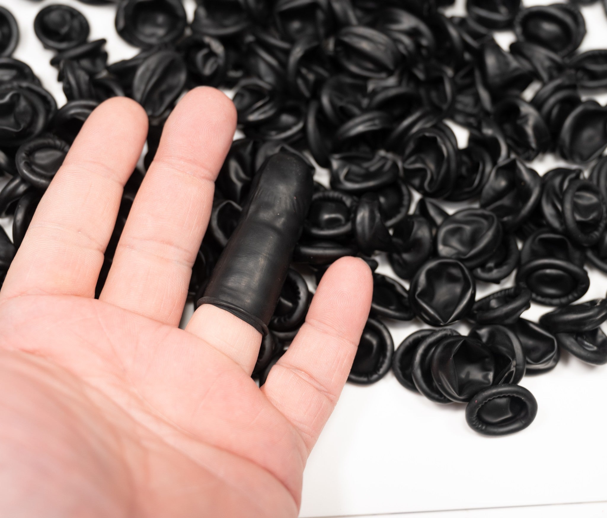 100x SMALL Latex Finger Cap Handling Watch Movements Parts Protectors Watchmaker