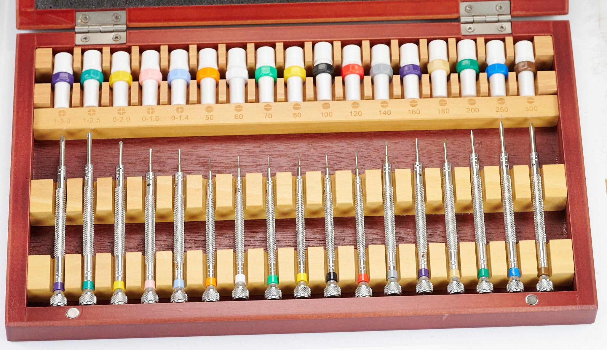 17x Pro Screwdrivers Hardened Blades Watch Repair Watchmakers 0.5-3mm Wood Box